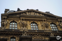 louvre-museu-palacio-fachada-detalhes-arquitetura-paris-franca-europa